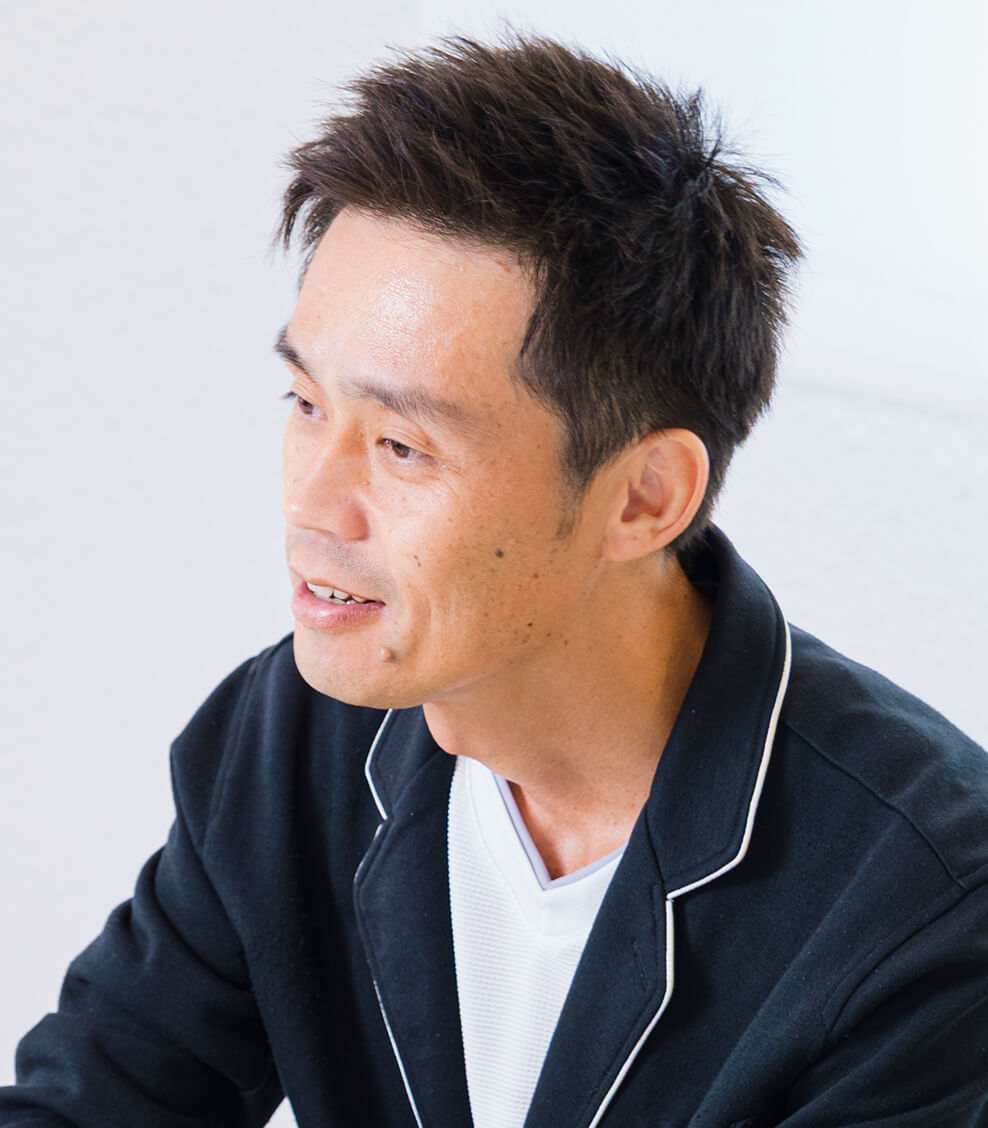 新井 卓也 写真